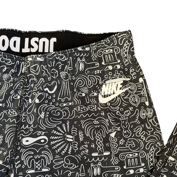 Nike Capri Leggings Size Small - Picture 3 of 3